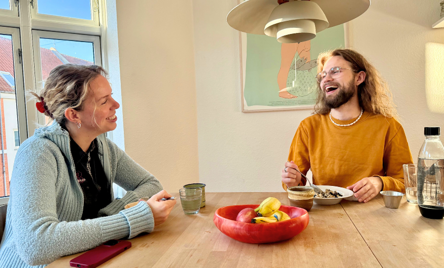 Thor fra Nanoscience i sit bofællesskab. 